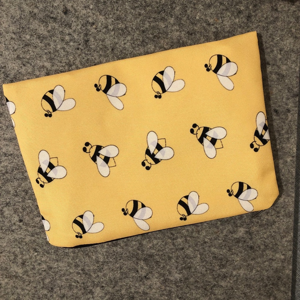 Honey Bee Zippered Cosmetic Storage Case, 8.5" x 6" NWOT